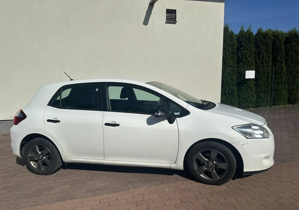 Toyota Auris cena 26000 przebieg: 290000, rok produkcji 2012 z Grójec małe 67